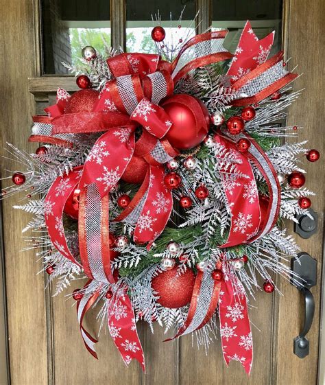 33 Amazing Christmas Wreaths Decoration Ideas Large Christmas Ornaments Diy Christmas Garland