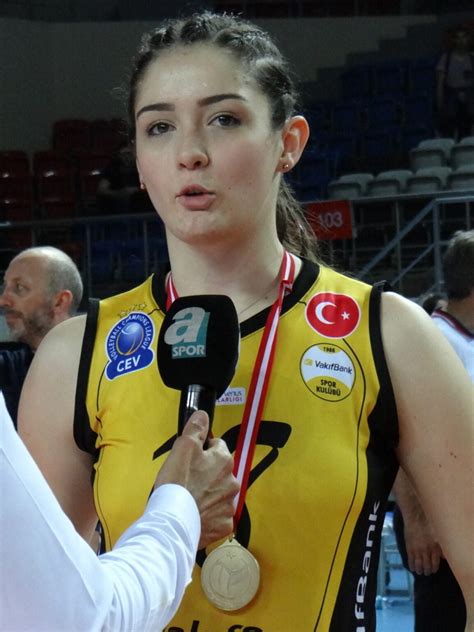 Zehra Gunes Turkish Volleyball Player Biography Wiki Age Height