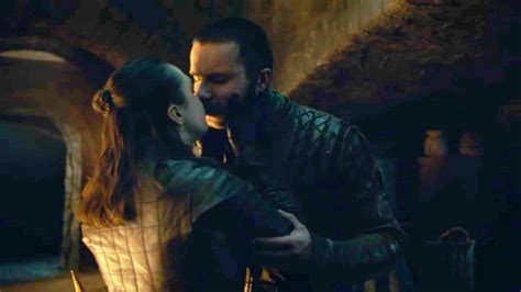 Game Of Thrones 8x04 Arya And Gendry Kiss Scene Arya Tells Gendry She