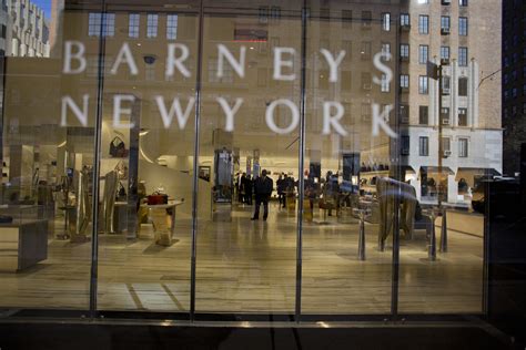 Department Store Barneys New York Mulls Bankruptcy: Reuters - Bloomberg