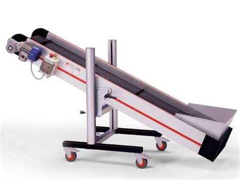 Inclined Conveyor Aluminium Profile Structure Fitted With Cleated