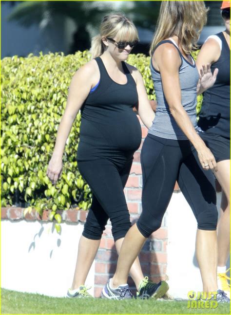 Reese Witherspoon Baby Bumpin Workout Photo 2697871 Pregnant