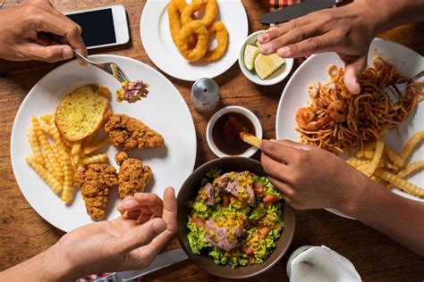 Employers may require workers to take their meal breaks. Why Taking a Lunch Break Is So Damn Important - Thrillist