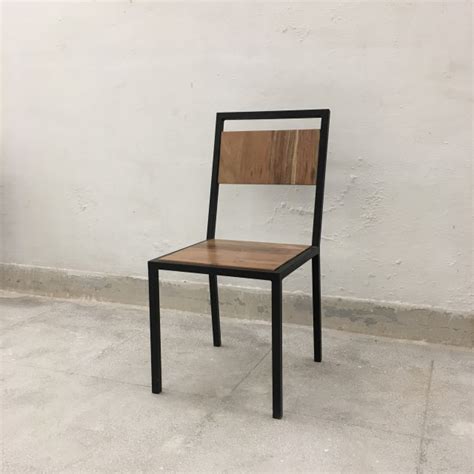 It's essential that you have dining chairs that are comfortable and our formal dining arm chairs and side chairs come in many different shapes, designs and fabrics ranging from floral patterned fabrics to leather. Industrial Dining Chair - Nadeau Marietta
