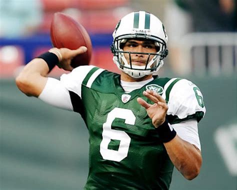 In fluid or gas engineering contexts, a jet is a stream of material ejected from a nozzle, or a nozzle designed to produce such a stream. Jets rookie QB Mark Sanchez gets nod to start against ...