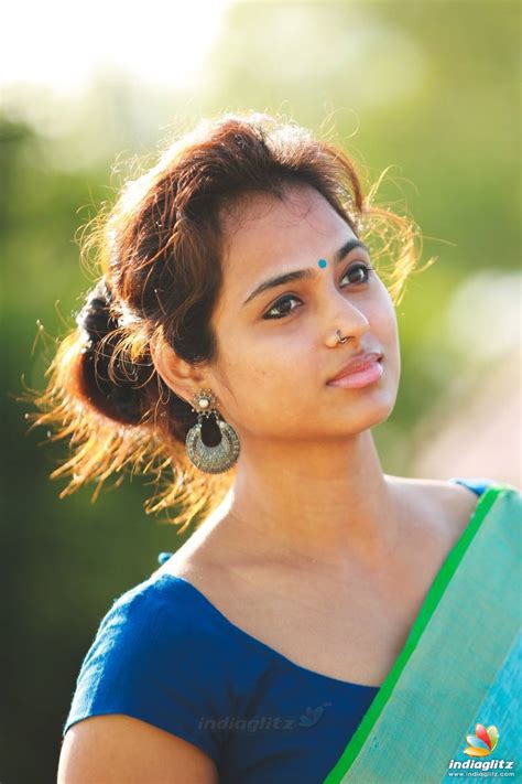 Ramya Pandian Photos Tamil Actress Photos Images Gallery Stills