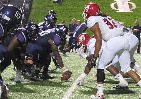 Uwa Takes Sfa To Wire In 30 24 Loss University Of West Alabama