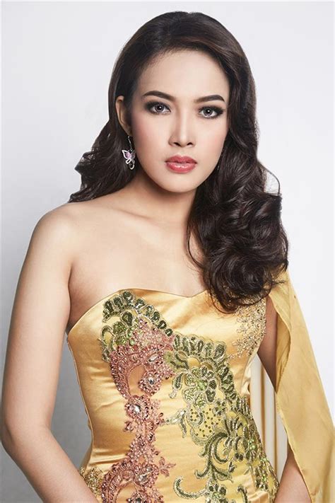 Lestari Adhelia Puteri Indonesia 2015 Contestant