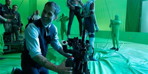 Fãs De Zack Snyder Fazem Campanha Para James Gunn E Dcu Trazerem De Volta O Diretor Notícias