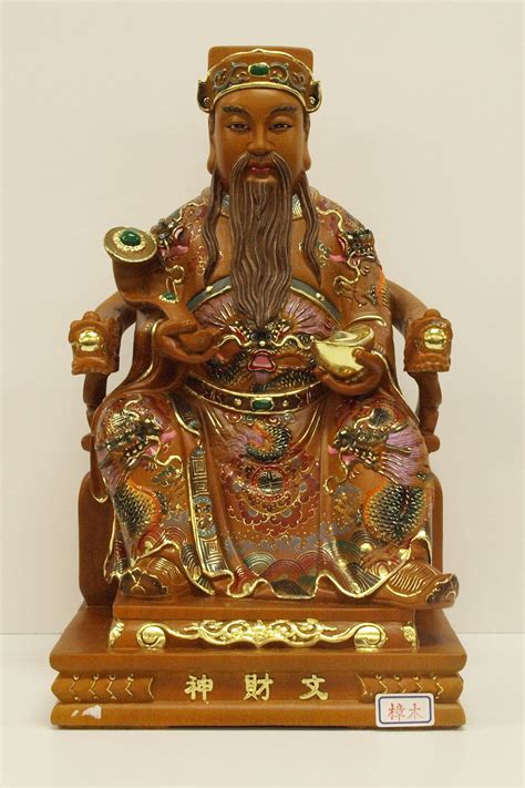 Master kung and lo pa are two police officers of white horse city, who have high skills but are underused. 文財神神尊 - 宏軒神桌佛像廠