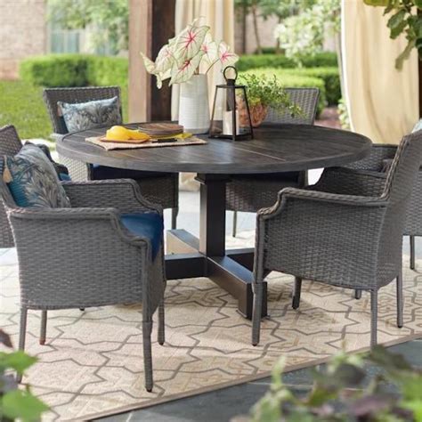 Round dining sets are a charming, comfortable way to enjoy the fresh air and ambiance of your outdoor space. The 8 Best Round Dining Tables of 2021