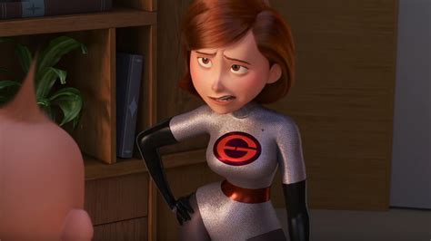 The Incredibles 2 Clip Shows Elastigirl Isn T Happy With Her New Suit