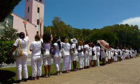 Arrestan A 20 Damas De Blanco En Cuba