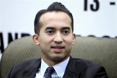 Perkongsian datuk sm faisal sm nasimuddin yang memuat naik foto mesra bersama pelakon puteri aishah dengan kapsyen ingin meluangkan masa sm faisal merupakan seorang duda anak tiga. Tabung Harapan: Naza sumbang RM1,000 setiap kereta dijual ...