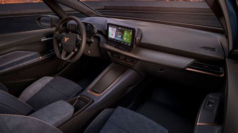 Cupra has released official shots of the cupra born, its first pure electric car, testing on ice near the arctic circle. Elétrico Cupra el-Born chega em 2021 | Auto Drive