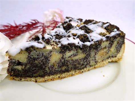 Teigboden einige male mit einer gabel einstechen. Mohn-Apfel-Kuchen - Ein feines Rezept