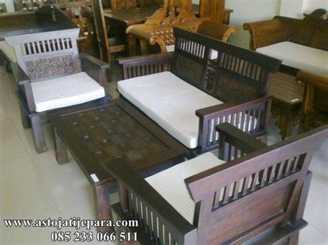 Oleh karena itu anda harus bisa pandai pandai menata ruangan ruang tamu anda agar interioar rumah anda menjadi lebih enak untuk dilihat. Kursi Tamu Minimalis Murah Model Kawung