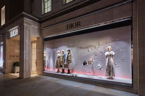 On june 3, dior opened its doors to an exclusive home decor line, located in the mayfair district of western london. Pin on Dior