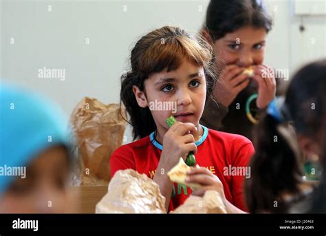 Mafraq 23rd Apr 2017 Syrian Refugee Girls Are Seen At School In The