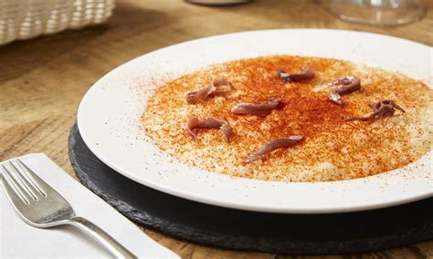Dec 21, 2017 · accogliente e curato, il ristorante ha uno splendido terrazzino sopraelevato con pergolato, incantevole d'estate, e propone un'ottima selezione di acciughe del cantabrico, ma anche tortelli di zucca al burro e zenzero e suprema di pollastrella in marinata dijonnaise. Ricetta riso Cascina Lassi, peperone dolce, limone e ...