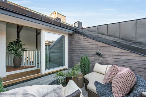 ¡decorar áticos y terrazas con césped artificial es una tendencia que está arrasando! Dúplex con 3 balcones y terraza - Blog tienda decoración ...