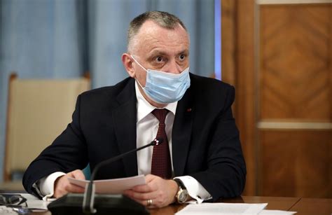 El a mentionat ca isi doreste „deschiderea cat mai grabnica a scolilor, in functie de situatia epidemiologica. Sorin Cîmpeanu a anunțat că profesorii cu afecţiuni ...
