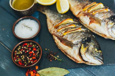 Ikan tenggiri adalah antara ikan yang popular sebagai lauk di kalangan wanita dalam pantang selain ikan gelama. Pemakanan Sihat: Pilihan Yang Baik Jika Makan Di Luar
