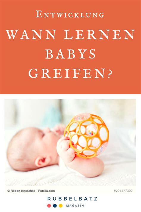 Liebe d., ab 1 jahr normale milch, möglichst im becher und an den familientisch. Ab wann greifen Babys? - Zeitpunkt, Lernen & Fördern ...