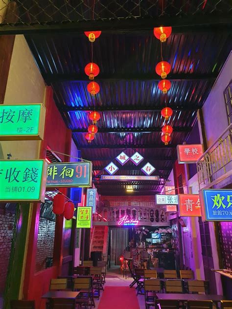 11 ngày 27 tháng 12 năm 2006 , thị xã hà đông chính thức trở thành thành phố hà đông. Phố đêm Hong Kong Hao Xiang Beer & Coffee Mỹ Tho