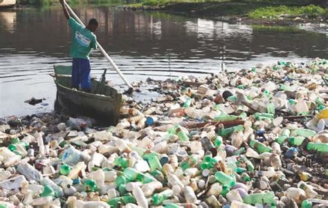 90 do plástico que polui os oceanos vêm de 10 rios