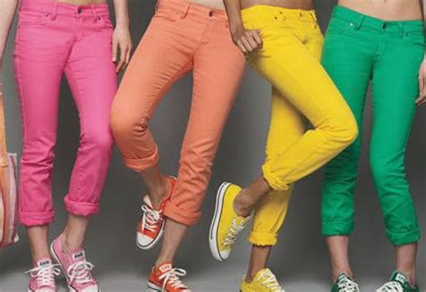 So, always wash darks with darks, lights with lights and wash whites separately. Pumps in the City: Colored Jeans DON'Ts