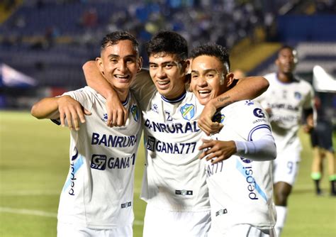 Comunicaciones Gana Y Es Nuevo L Der Del F Tbol De Guatemala Noticias