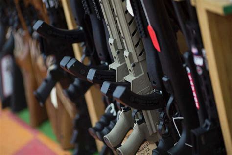 dick s sporting goods will stop selling guns at 440 more stores