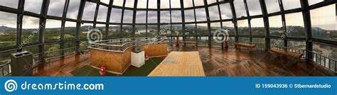 Full 360 Degrees Top Viewing Deck Room With Full Glass Panel Allowing