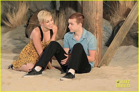 Miley Cyrus New Two And A Half Men Stills Photo 2747212 Angus T