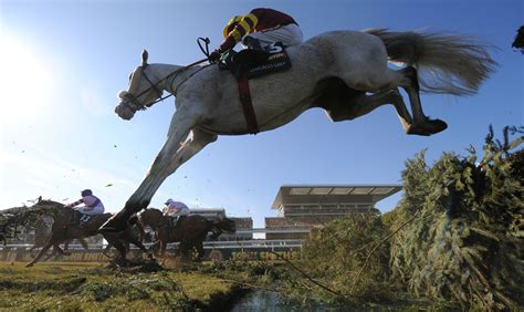 Grand National Steeplechase Europes Most Famous Jump Race Held In Uk