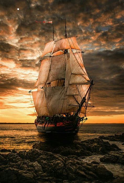 Pin By Mourad On Im Sailing Old Sailing Ships Sailing Ships Pirate