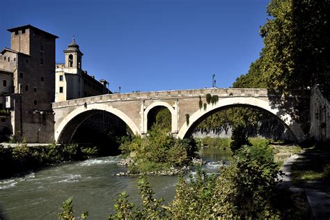 Fabricius' bridge (ponte Fabricio). Rome, Fabricius' bridge (Roma)