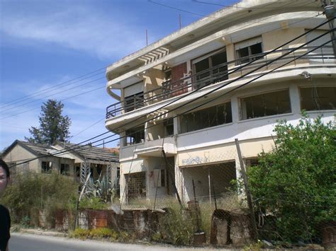 Maraş tarhanası, maraş tava, maraş paça, sömelek köfte ve maraş dondurması yer alıyor. Kıbrıs'ın Hayalet Şehri Kapalı Maraş'ın 34 Fotoğrafta ...