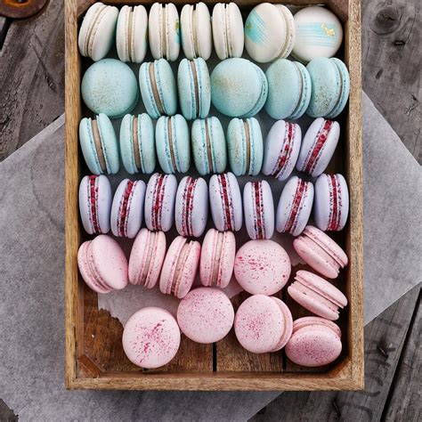 In the recipe i will explain how to make macarons in depth. Macarons in a box. | Macarons franceses, Macarons, Postres