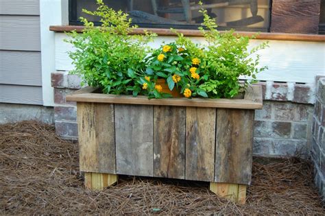 How To Make A Reclaimed Wood Planter Wood Planters Planters