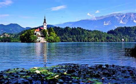 Ljubljanatól a part felé autózva, postojna mellett találjuk szlovénia leghíresebb látnivalóját. Alpok,bledi-tó,címlapfotó háttérkép 252251