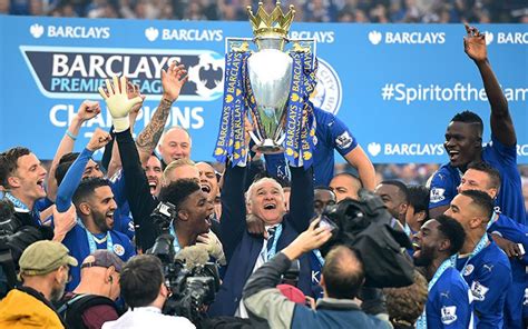 Leicester City Vs Everton Wes Morgan Lifts Premier League Trophy As