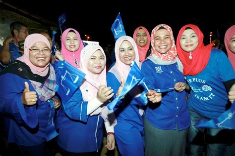 The alor gajah square (malay: Wanita dalam sistem pemilihan demokrasi | Muka 10 | Berita ...