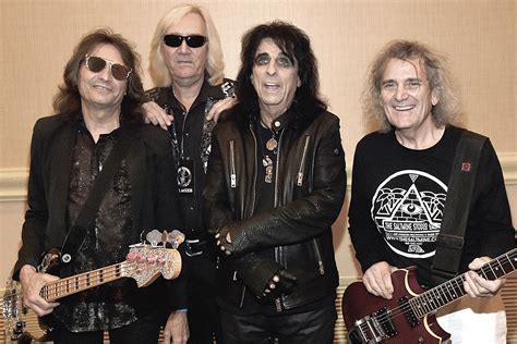 Dennis Dunaway Hopes For More Alice Cooper Reunion Shows