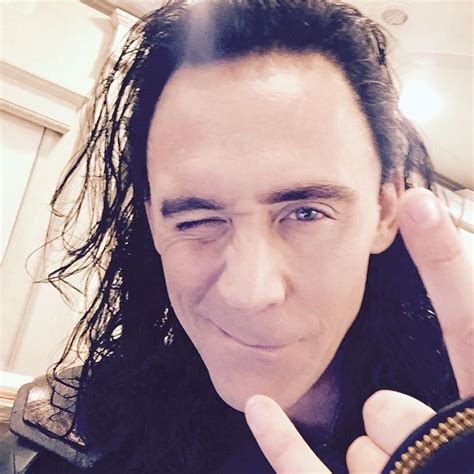 Tom Hiddleston Estreia No Instagram Caracterizado Como Loki Veja