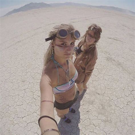 You Can Meet Some Beautiful Women At Burning Man Festival Pics