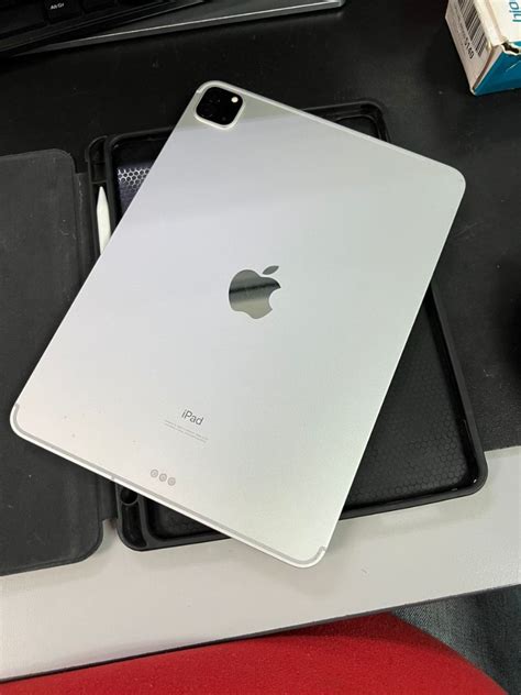 Ipad Pro Gen 2 Mobile Phones And Gadgets Tablets Ipad On Carousell