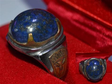 Ada riwayat yang menyebutkan, cincin rasulullah saw tersebut dihadiahkan oleh raja najasyi yaman. mistik-ajaib.blogspot.com: CINCIN LAPIS LAZULI PENUH ...
