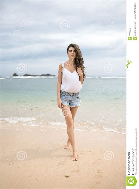 Model Beach Photography Poses For Female Mambu Png